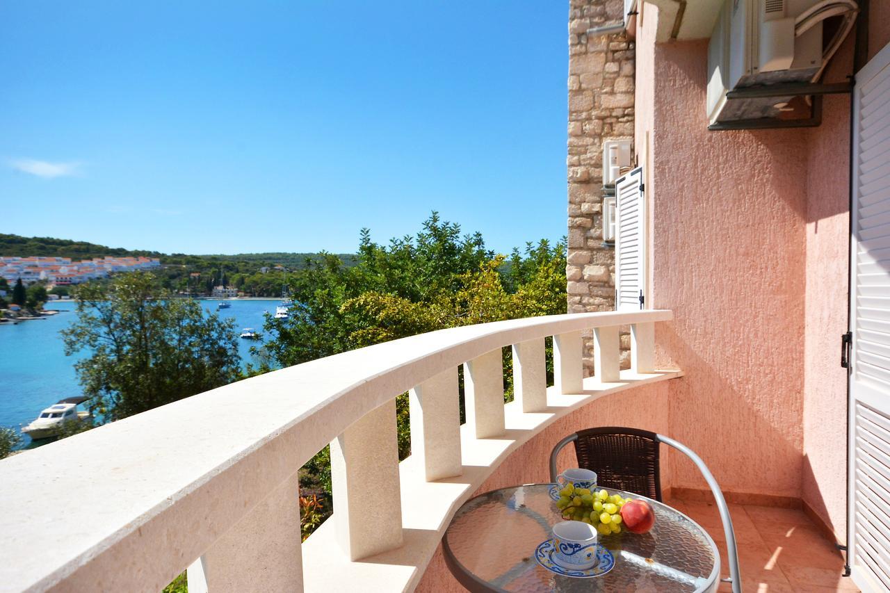 Villa Paris Nečujam Екстериор снимка
