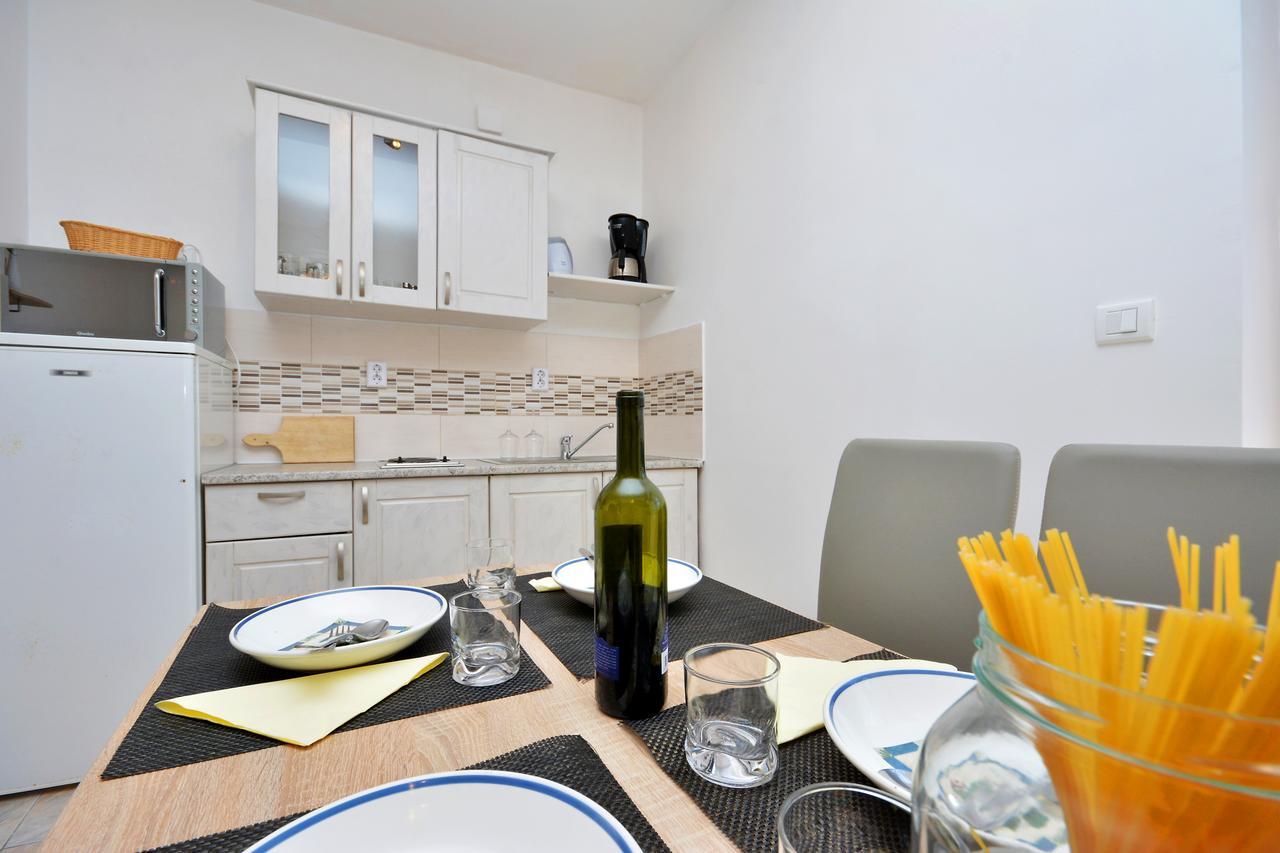 Villa Paris Nečujam Екстериор снимка